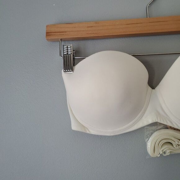 Victoria's Secret White Body By Victoria Strapless Multi Way Bra Womens 34C VTG - Picture 2 of 9